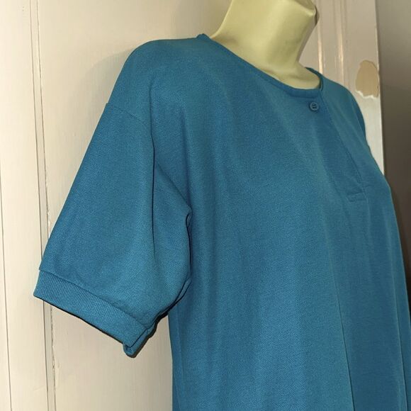 Vintage 80s Chesterfield Teal Blue Short Sleeve Knit Top with floral embossing - Picture 6 of 9
